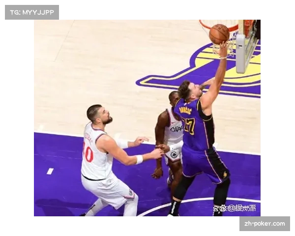 湖人巨星篮球陷黄昏，快船深度轮换展现体系优势赢德比